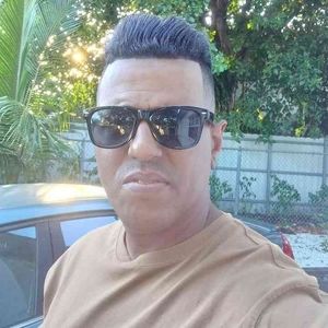 Meet your Posher, Denis